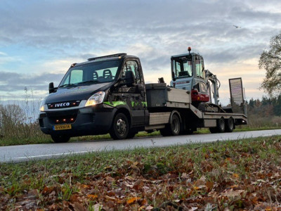 Nieuwe  Takeuchi TB225LSA extra en gebruikte BE combi