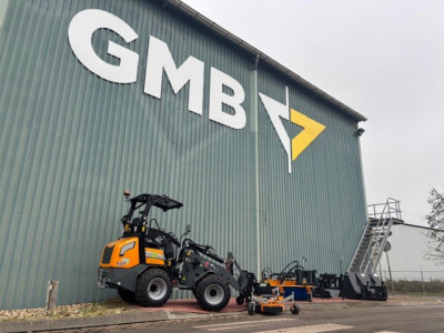 Recent geleverd aan GMB: Giant G2200E elektrische kniklader