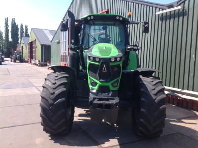 Deutz Fahr 6165 RC SHIFT Tractor