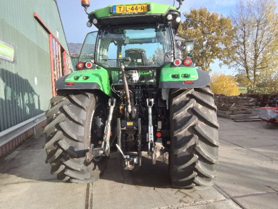 Jong gebruikte Deutz Fahr 6120 TTV