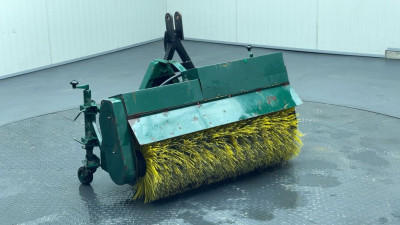 - 3 PUNT Trekker Bezem