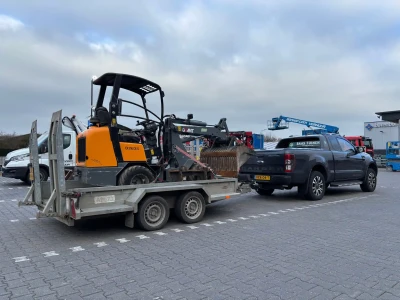 Gebruikte Giant 263S en gebruikte Kubota U10 5 minikraan.
