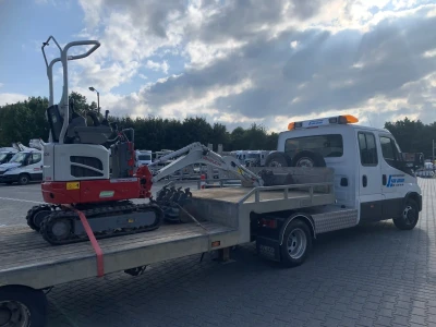 V-Move Elektrotrekker, Takeuchi minikraan, MB Crusher Zeefbak, heftruckkraanarm