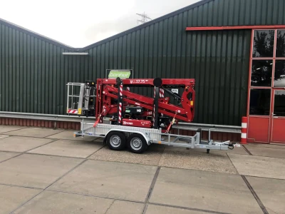 4-tal Hinowa hoogwerker