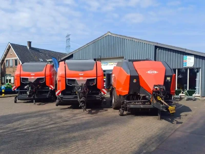 Maar liefst drie grote balenpersen van Kuhn