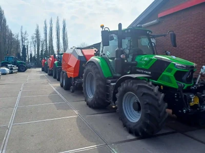 Maar liefst drie grote balenpersen van Kuhn