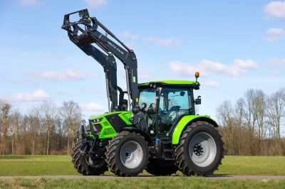 Nieuwe Deutz Fahr 6115c met extra brede Stoll frontlader