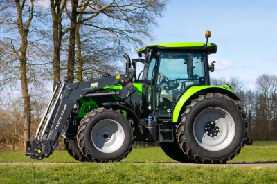 Nieuwe Deutz Fahr 6115c met extra brede Stoll frontlader