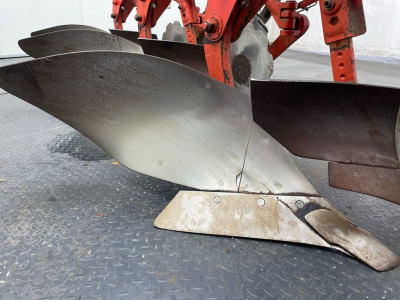Kuhn 4S V-MASTER 122 Ploeg