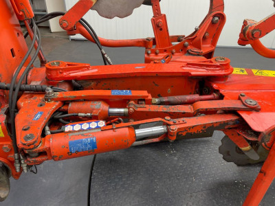 Kuhn 4S V-MASTER 122 Ploeg