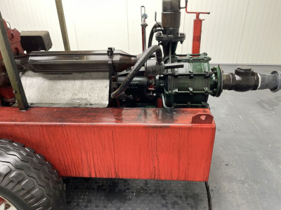 - - Motorpomp Spuit